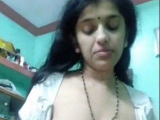 Cheating Indian wife's big boobs and mature body on display in nude video