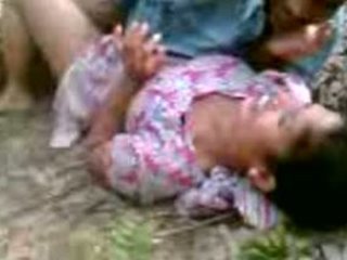 Desi cousin and sister get naughty in outdoor MMS scandal
