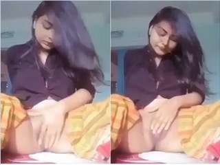 College girl masturbates in a steamy video