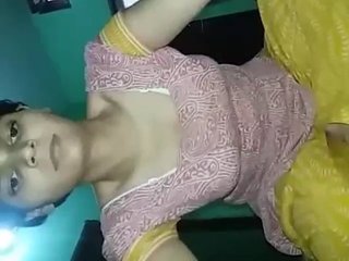 Watch Indian babe Aishwarya in solo action