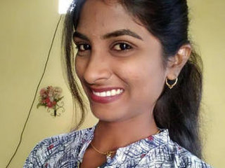 Cute Indian amateur gets a nice cock in her mouth