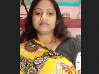 Bhabhi's stunning video for her lover