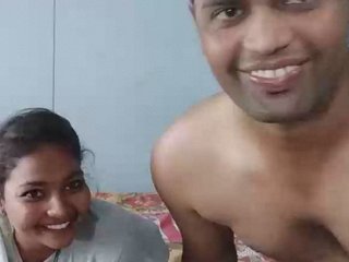Amateur Indian couple's romantic foreplay and fingering leads to passionate sex