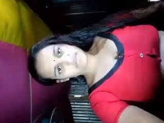 Big-boobed Bangladeshi village lady indulges in solo play