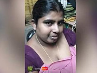 Watch a curvy Indian BBW seduce with her sensual selfie video