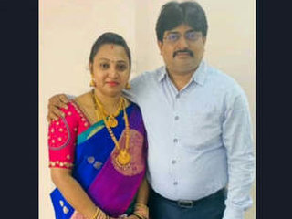 Tamil wife bathing in a steamy video