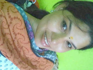 Watch a hot desi babe in a salwar top show off her boobs and pussy in a sensual video