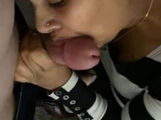 Watch a stunning Indian babe give an amazing oral sex