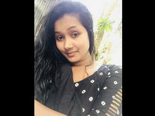 Horny wife gives a blowjob and gets rid of her husband's cock