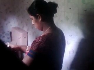 Indian bhabhi gets naughty in the shower
