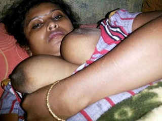 Watch Boudi's hot Indian videos in HD