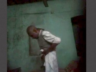 Old man gets lucky with attractive bhabhi in steamy video