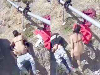 Desi couple gets caught having sex in public during daytime