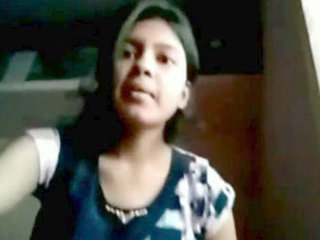 Slim Indian girl flaunts her pussy for lover in video