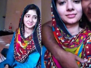 Urdu audio and super hot paki girl's boob press in a kissing and smooching video