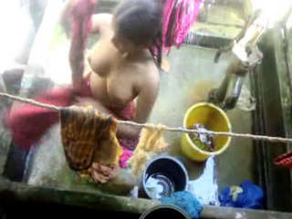 Two sisters indulge in steamy bath time together