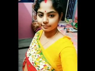 Desi bhabi's sizzling cam show in the village